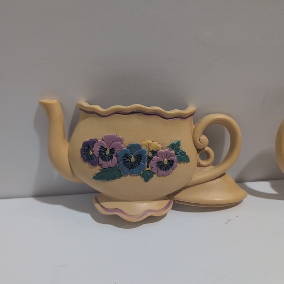 This vintage Burwood Products teapot kitchen wall art (set of 2), features a cha - Picture 3 of 5